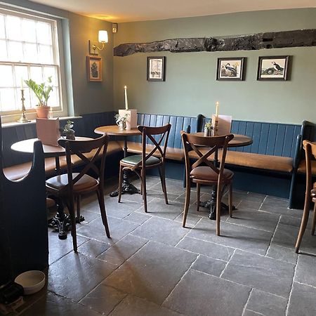 The Plume Of Feathers Farnham  Bagian luar foto