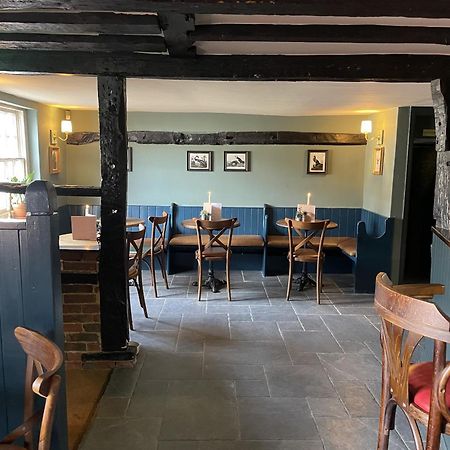 The Plume Of Feathers Farnham  Bagian luar foto